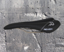 REVEN Titansattel